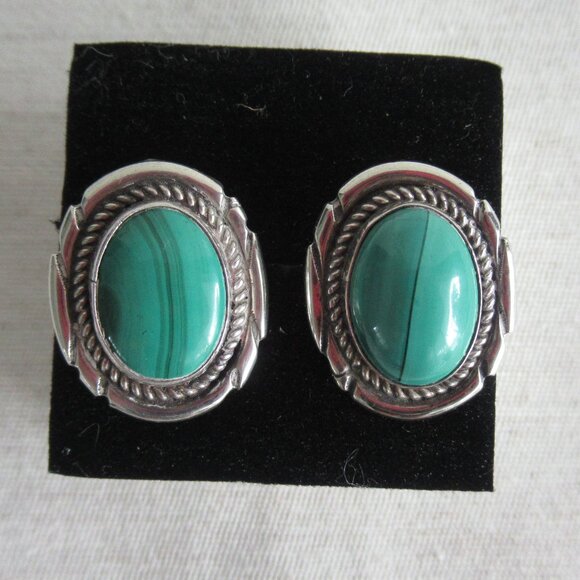 Native American Sterling and Malachite Stud Earrings 0.75" x 0.80 - Picture 1 of 8
